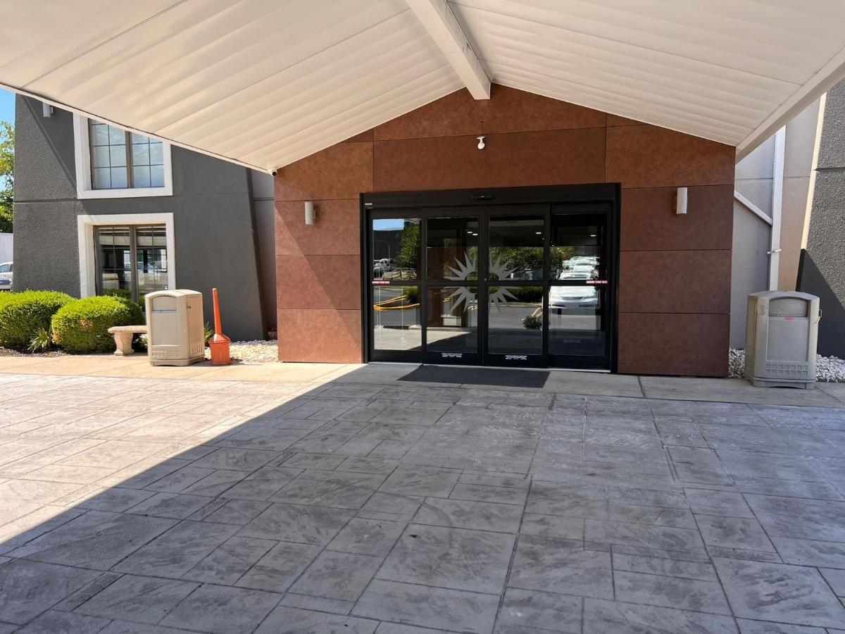 La Quinta Inn Lexington-Horse Park Экстерьер фото