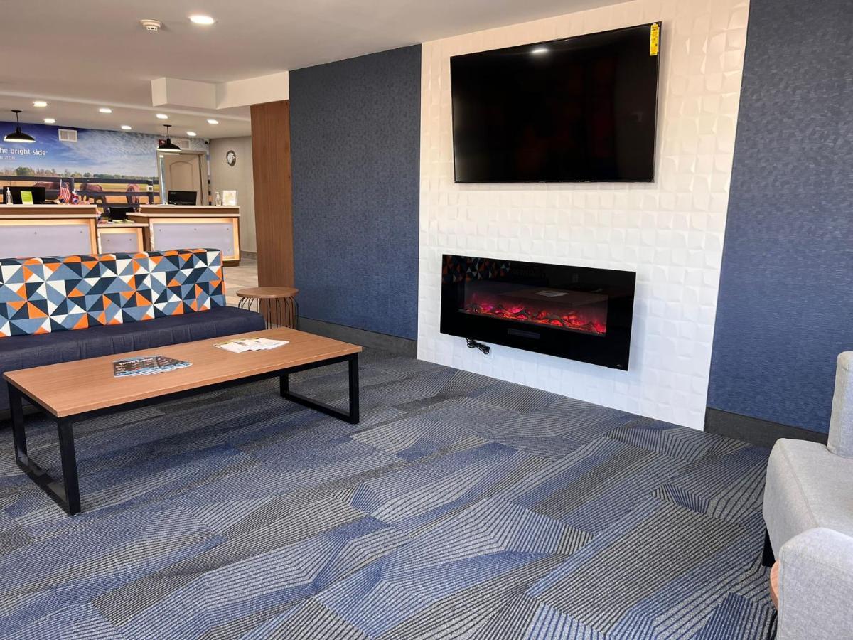 La Quinta Inn Lexington-Horse Park Экстерьер фото