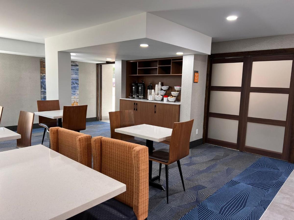 La Quinta Inn Lexington-Horse Park Экстерьер фото