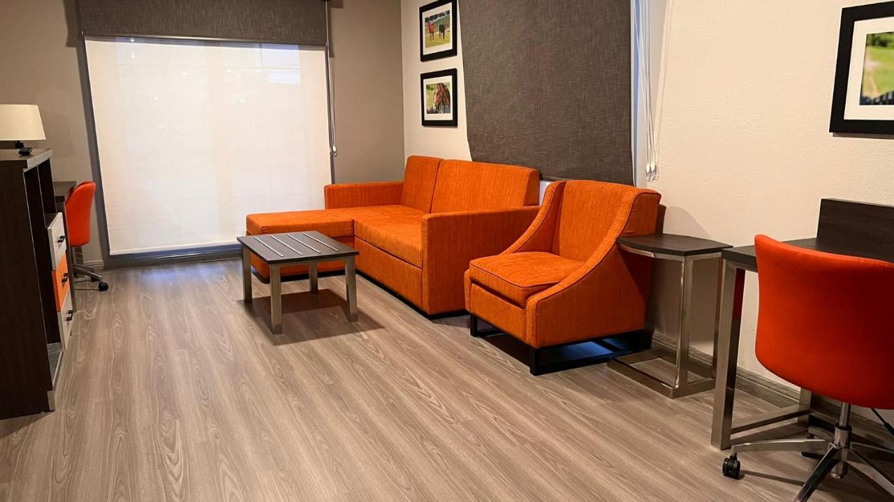 La Quinta Inn Lexington-Horse Park Экстерьер фото