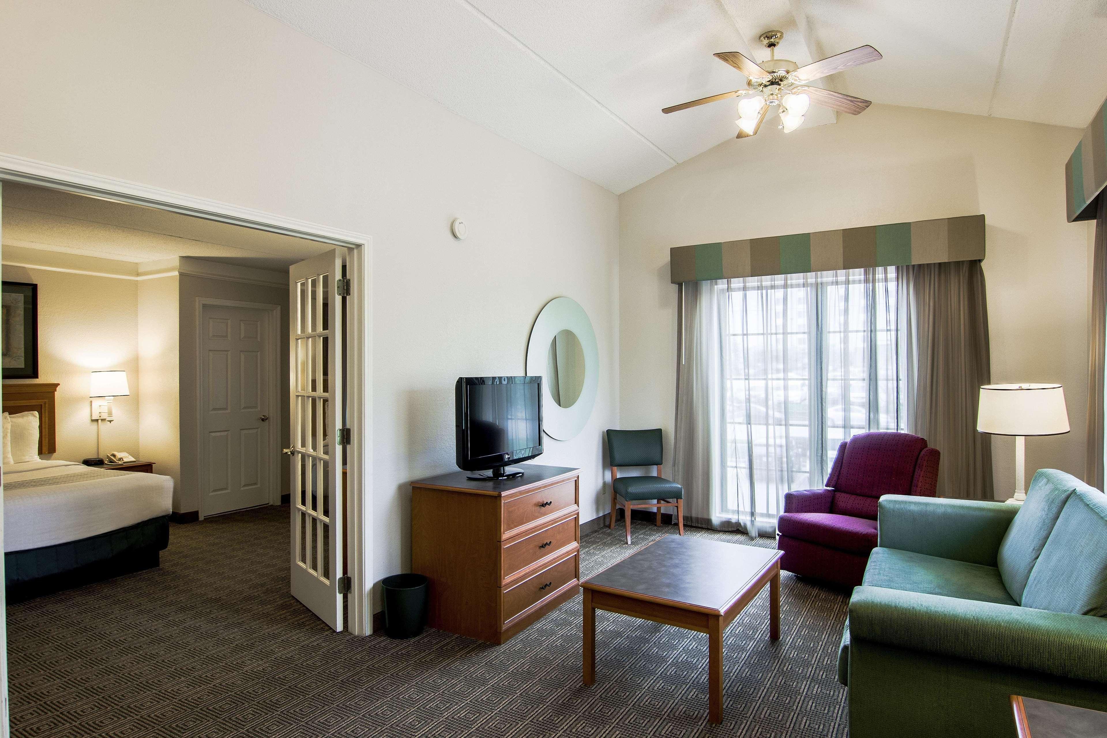 La Quinta Inn Lexington-Horse Park Экстерьер фото