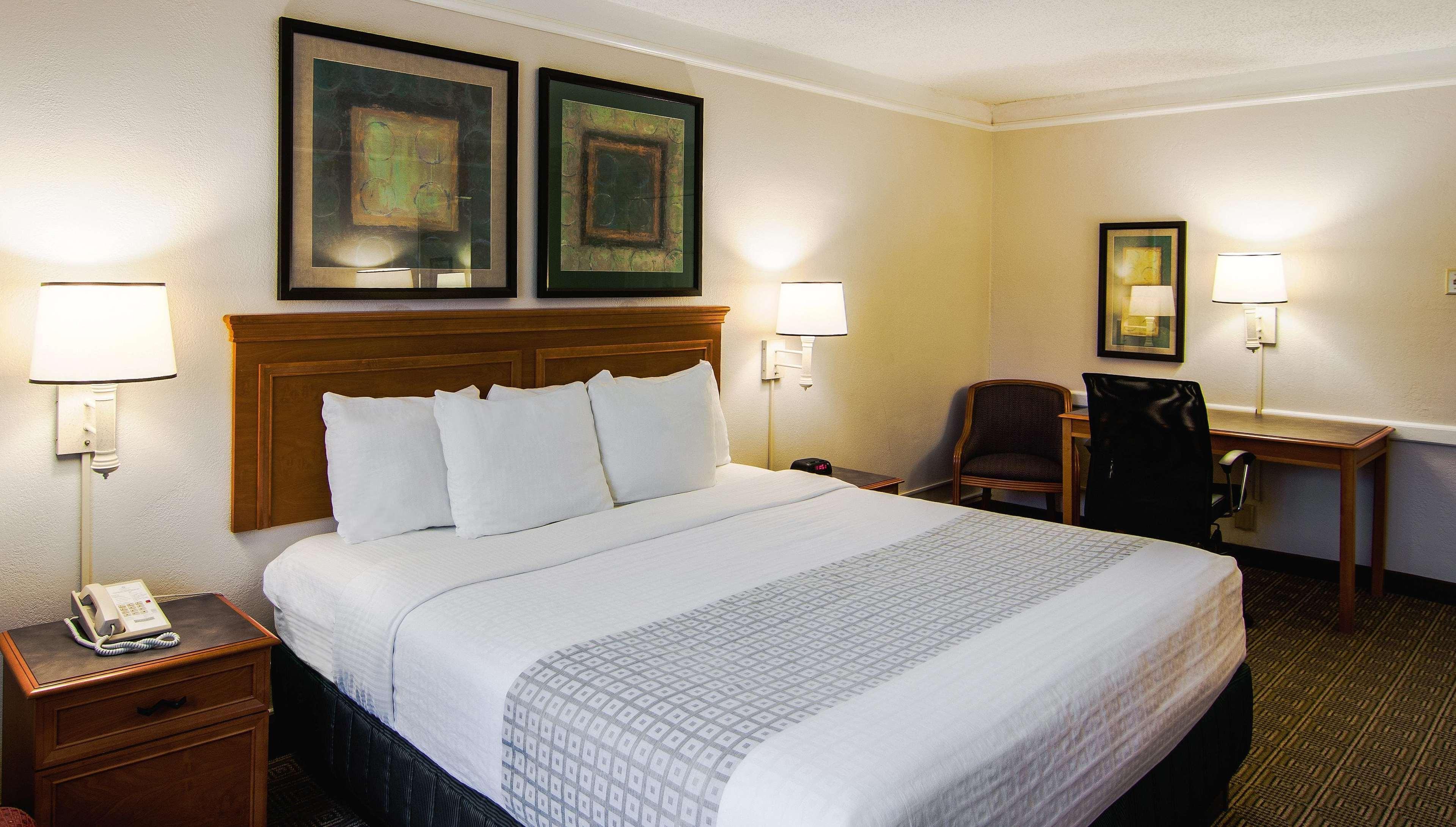 La Quinta Inn Lexington-Horse Park Экстерьер фото