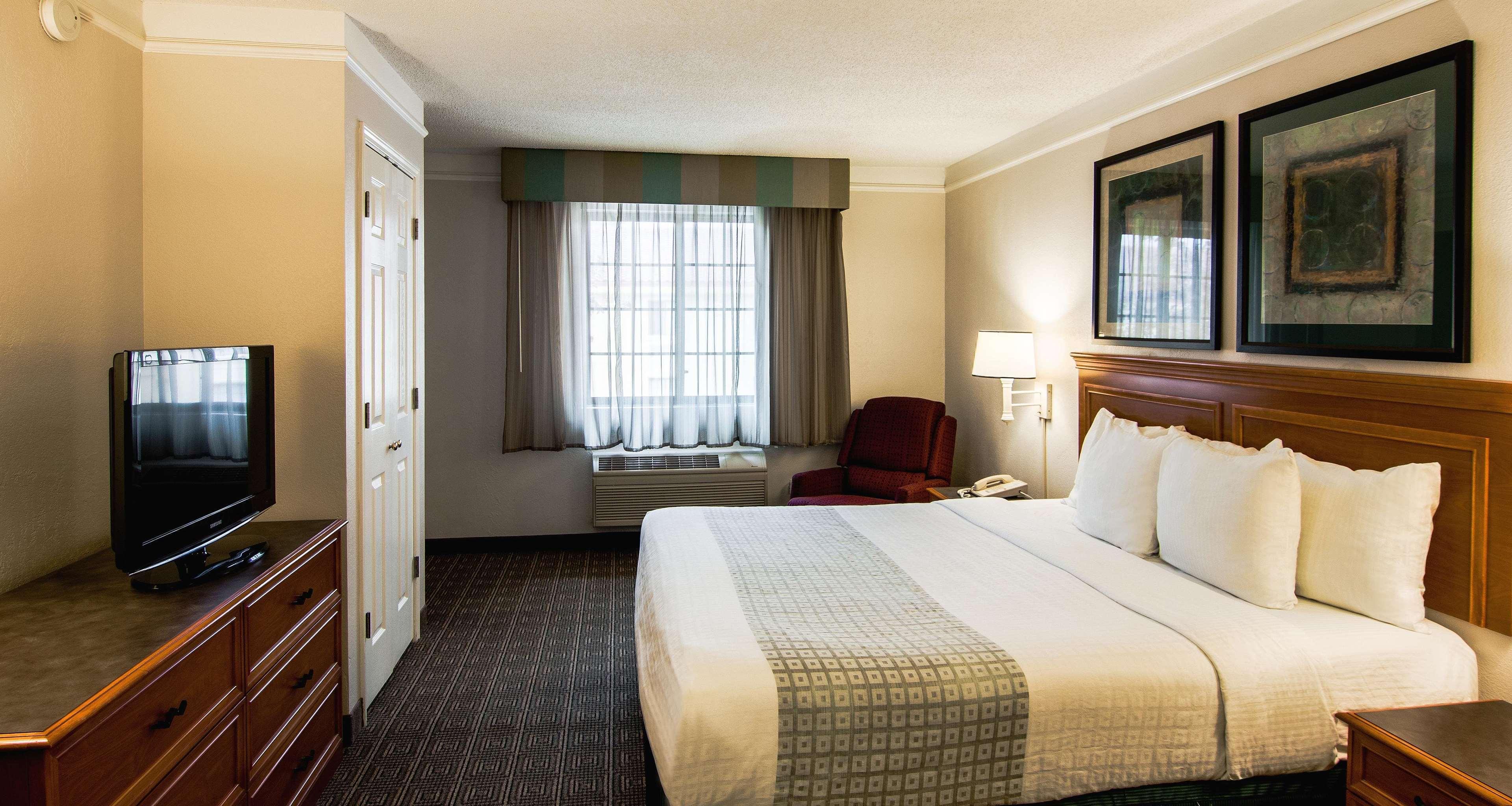La Quinta Inn Lexington-Horse Park Экстерьер фото