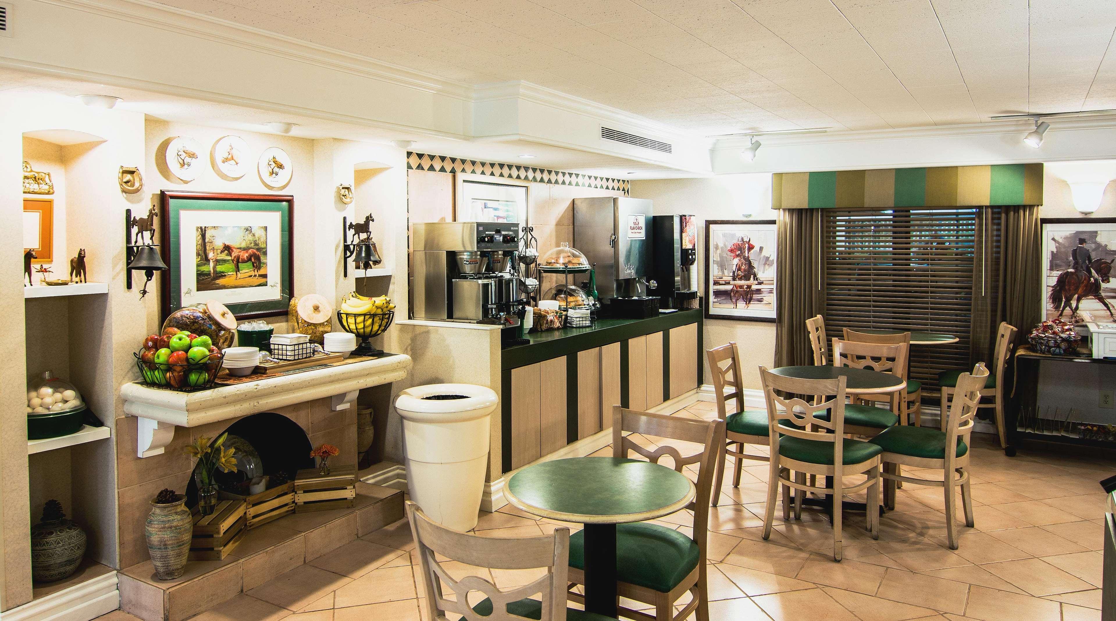 La Quinta Inn Lexington-Horse Park Экстерьер фото