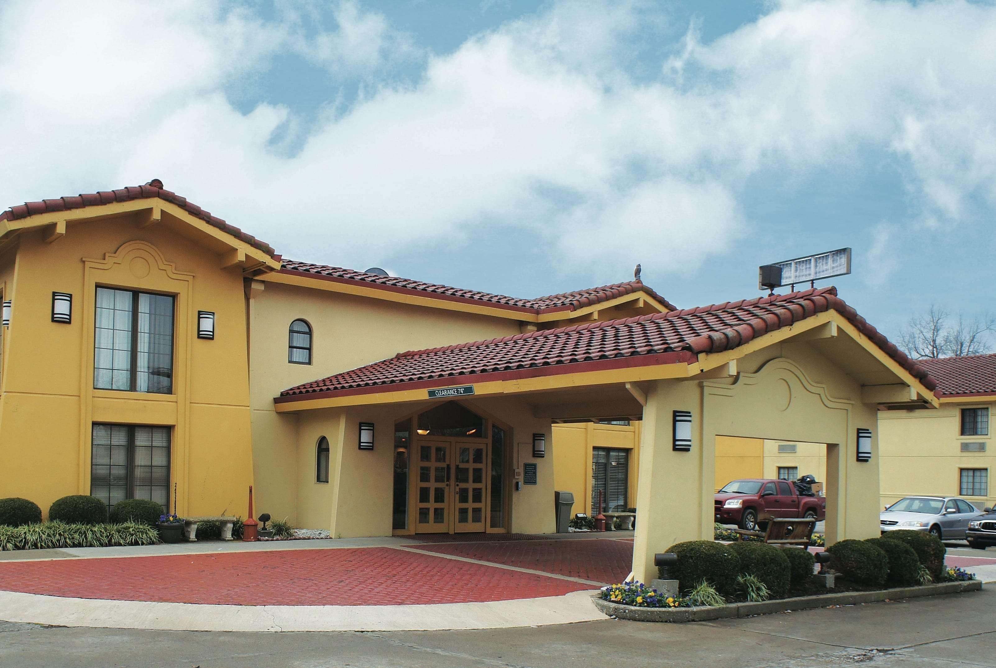 La Quinta Inn Lexington-Horse Park Экстерьер фото