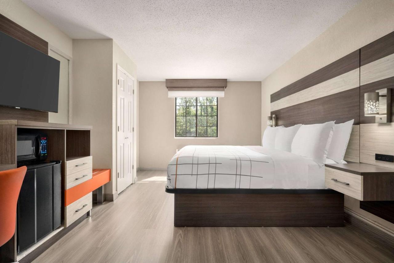 La Quinta Inn Lexington-Horse Park Экстерьер фото